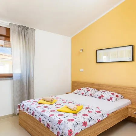 Marlera - Penthouse Apartment
